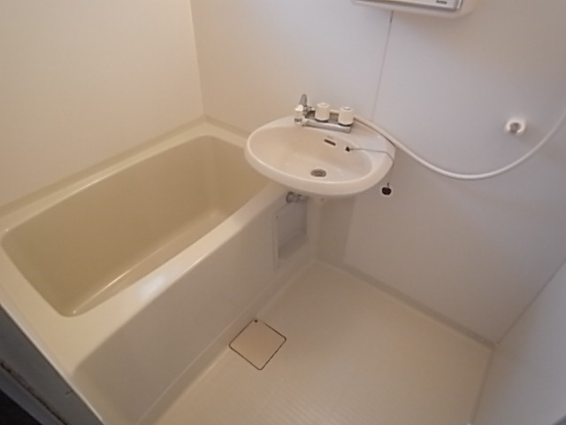 バス・シャワールーム　バスルーム