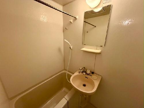 バス・シャワールーム　現状優先。設置は現地と異なる可能性があります。