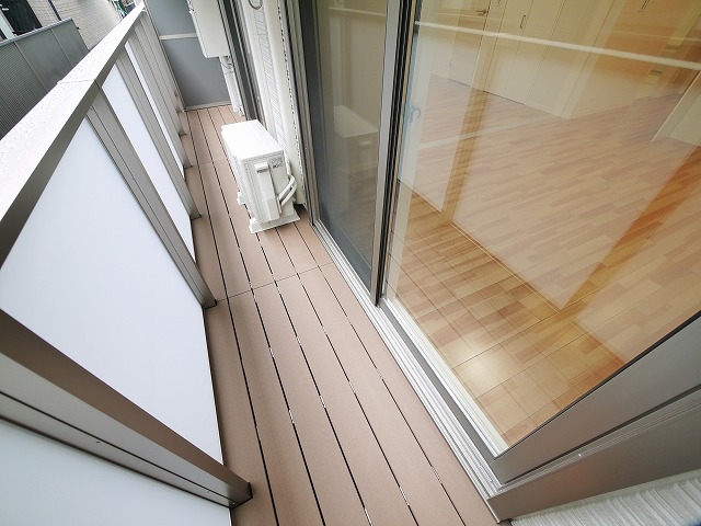 バルコニー　外からの目が気にならないバルコニーで洗濯物が干せます