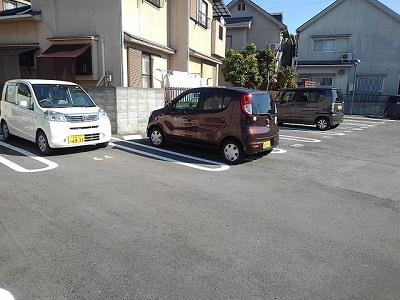 駐車場　敷地内