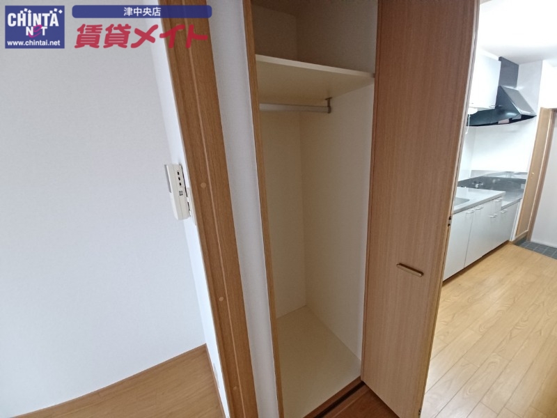 収納　同型参考写真