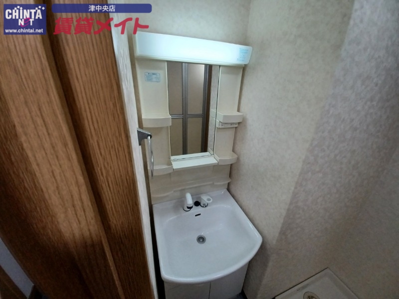 洗面設備　同型参考写真