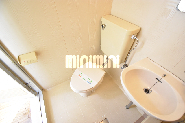 トイレ　お掃除が楽なユニットバスのトイレです。