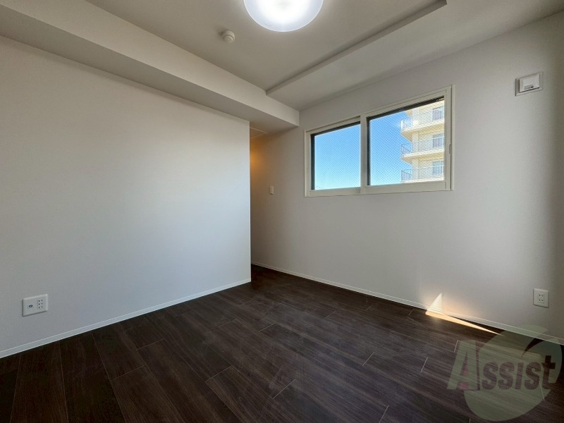 その他部屋・スペース　こちらのお部屋は光が差し込む、温かみのあるお部屋です。