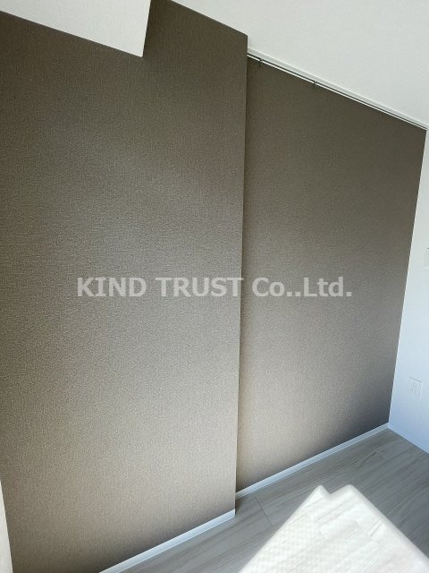 その他部屋・スペース　おしゃれなダークブラウンのアクセントクロスです