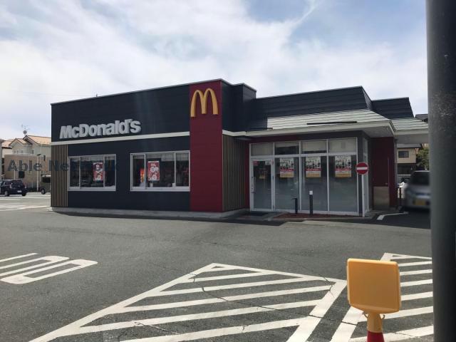 飲食店　マクドナルド豊橋牛川店（飲食店）まで702m