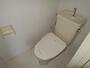 トイレ　トイレには快適な温水洗浄便座付
