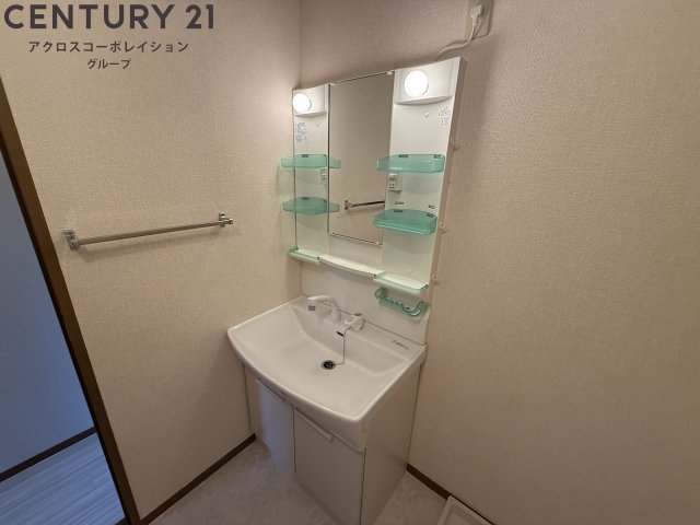 洗面設備　独立洗面台付きです！