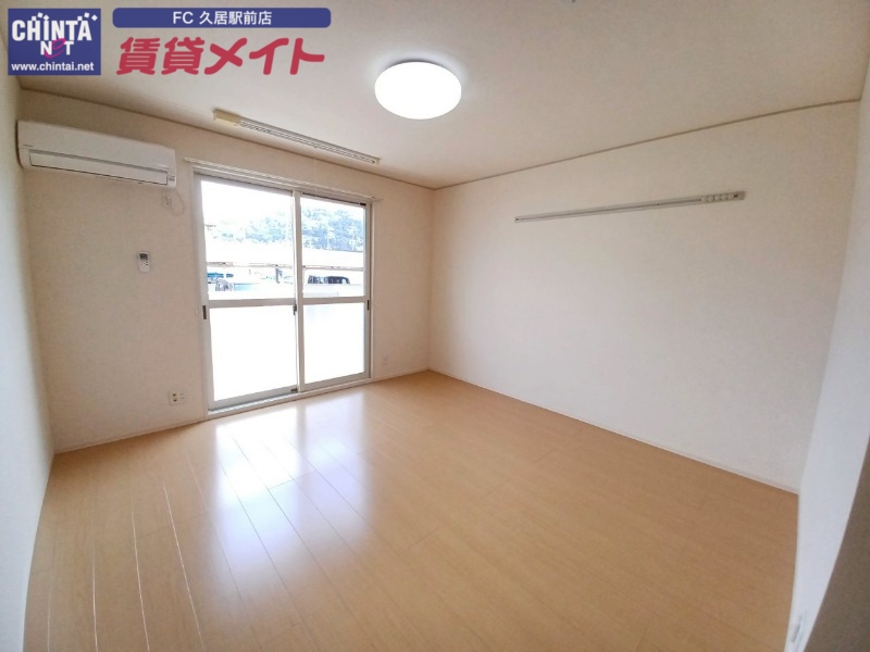 居室・リビング　同型参考写真