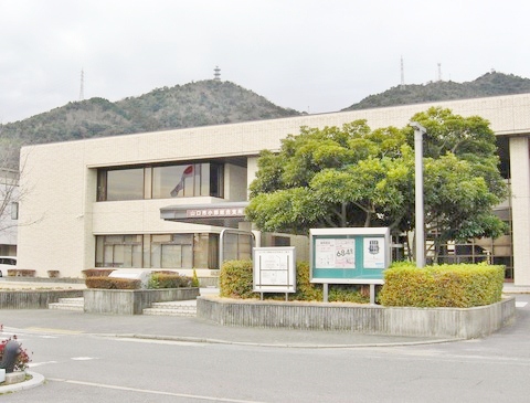 役所　山口市小郡総合支所（役所）まで722m