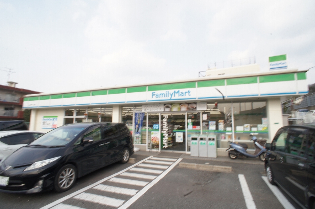 コンビニ　ファミリーマート　小倉赤坂一丁目店（コンビニ）まで517m