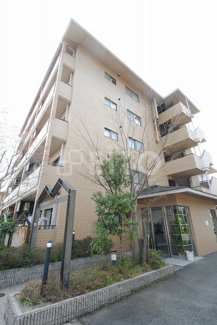 建物外観　鉄筋コンクリート構造のしっかりとしたマンションです。