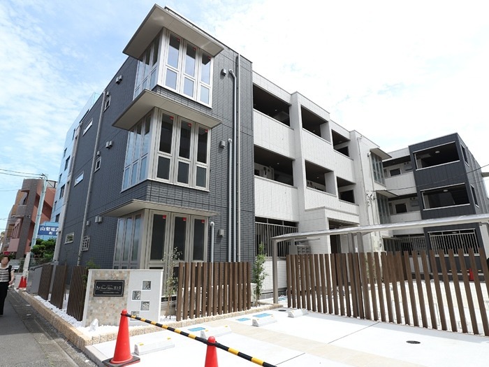 建物外観　橋本駅　徒歩10分です。