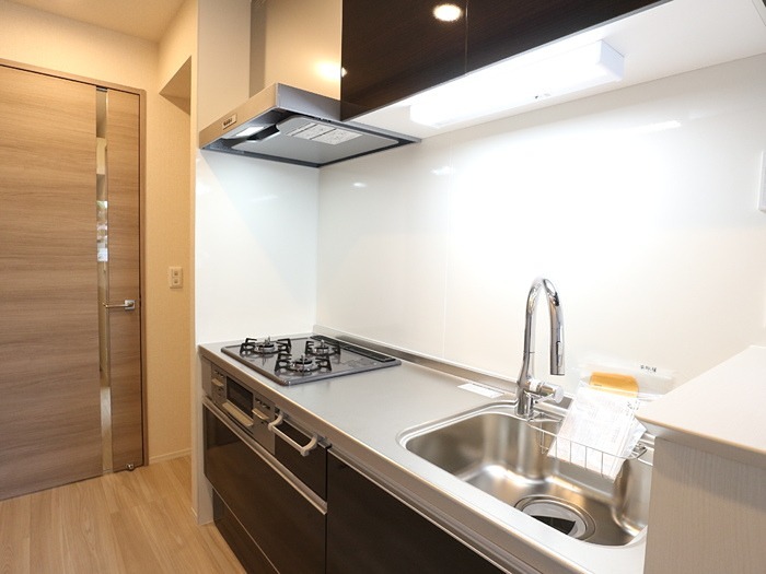 キッチン　コンロ付きのキッチンです。