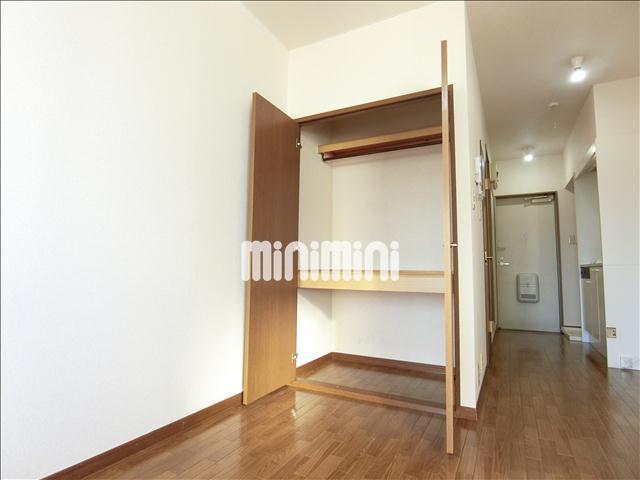 収納　三段に分けてしまえる収納スペース。