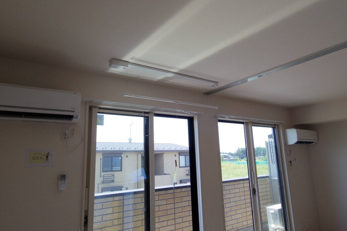 その他設備　エアコン・室内物干し
