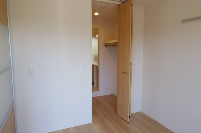 収納　ウォークスルークローゼット