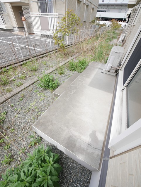 バルコニー　★窓の外はテラスとなっております★