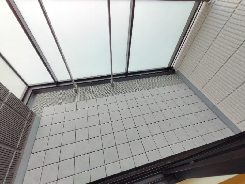 バルコニー　広めのバルコニーで洗濯物も十分干せそうです