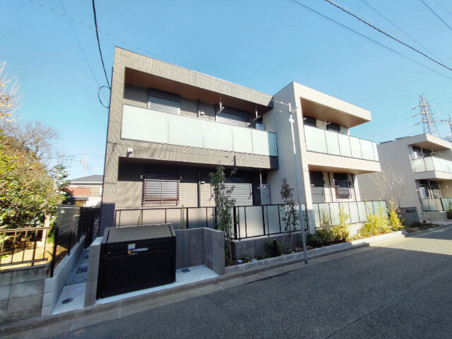 建物外観　閑静な住宅街に建つ新築の建物です