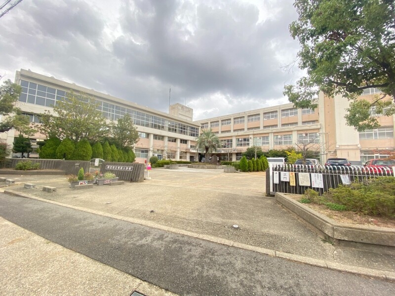 小学校　明石市立和坂小学校（小学校）まで644m