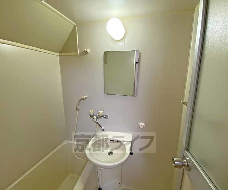 洗面設備　浴室内の洗面です。