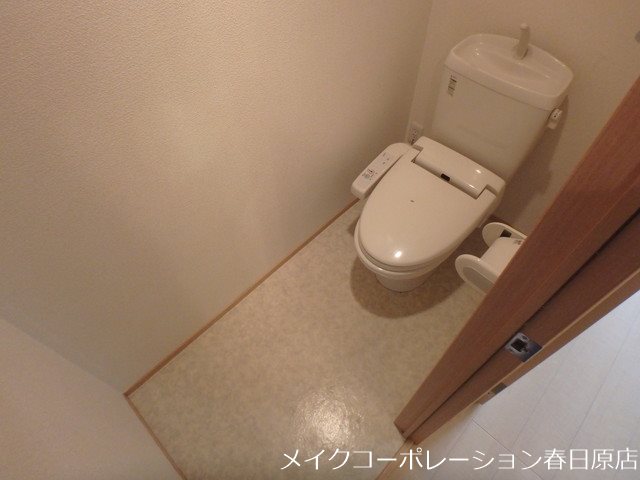 トイレ　写真は同型タイプ
