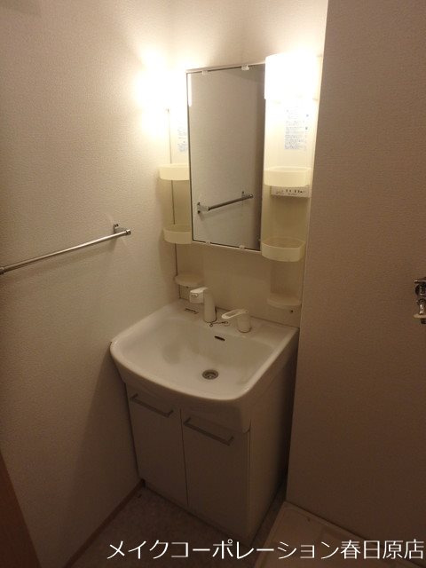 洗面設備　写真は同型タイプ