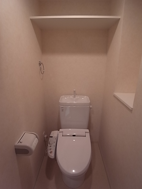 トイレ　温水洗浄便座