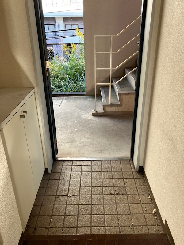 玄関　※同物件別室参照