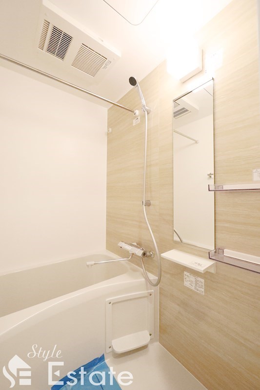 バス・シャワールーム　バスルーム