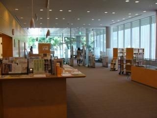 図書館　大妻女子大学図書館（図書館）まで270m
