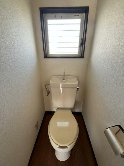 トイレ　窓あり