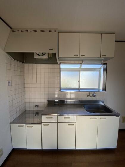 キッチン　窓あり