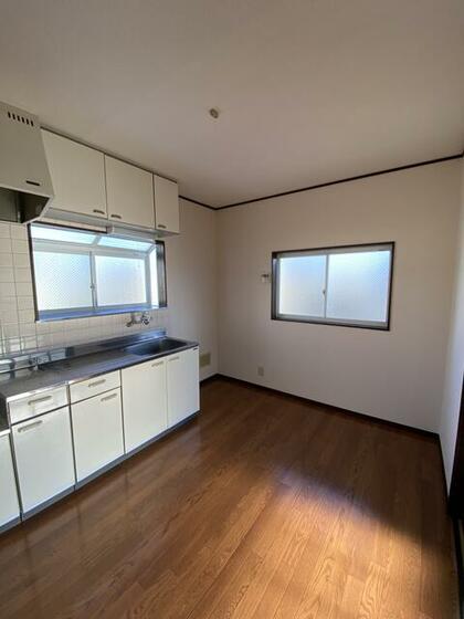 キッチン　窓あり