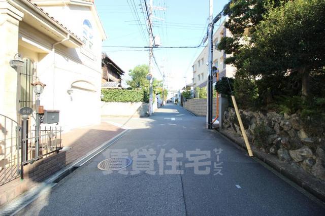 コンビニ　ローソン　豊中山ノ上町店（コンビニ）まで609m