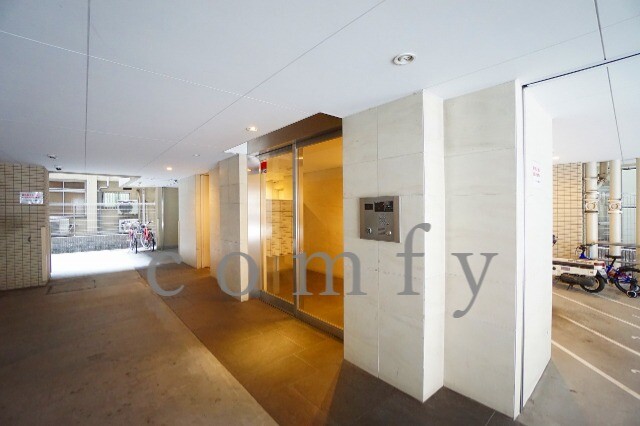 エントランス　オートロック付き