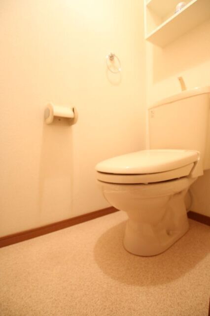 トイレ　※別室の参考写真の為、現況優先です。