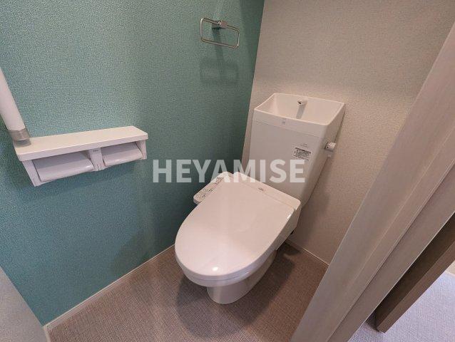トイレ　※室内画像は類似物件のもの