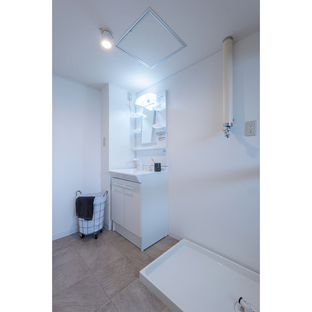 洗面設備　モデルルームの写真となります。