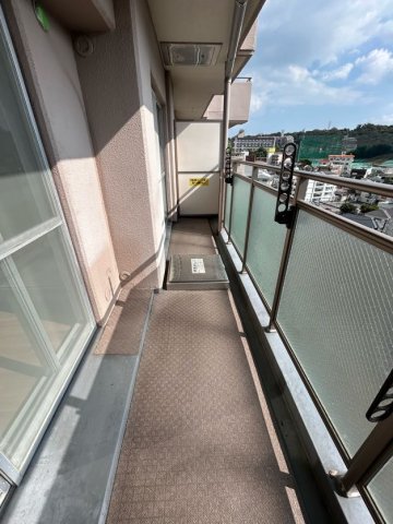 バルコニー　陽当たり良好なバルコニーです