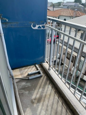 バルコニー　暖かな日差しのふりそそぐバルコニー