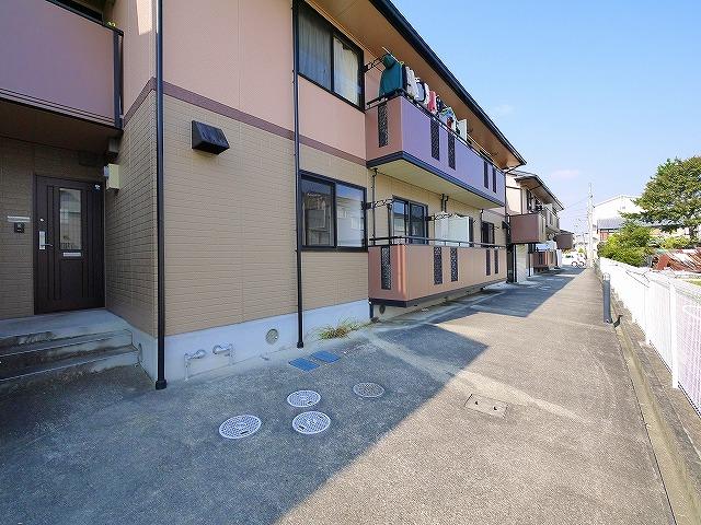 その他共有部分　ゆとりのあるエントランスです