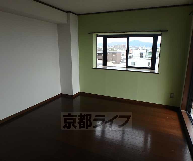 居室・リビング　落ち着いた配色の室内です