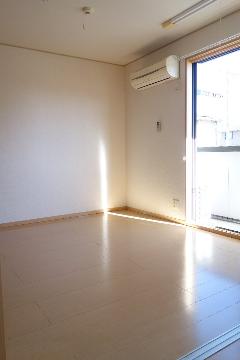 居室・リビング　室内