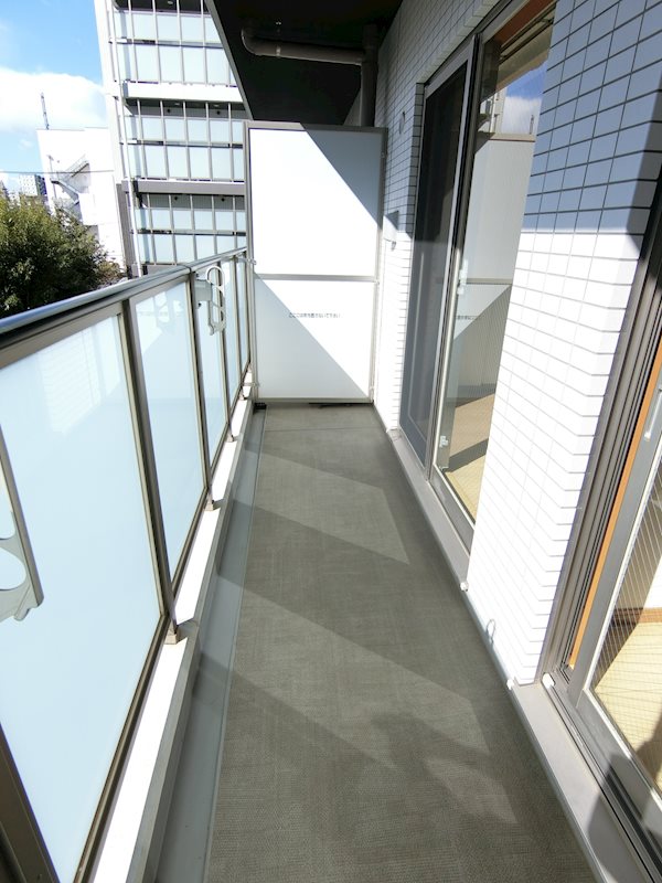 バルコニー　ベランダも広々としています！