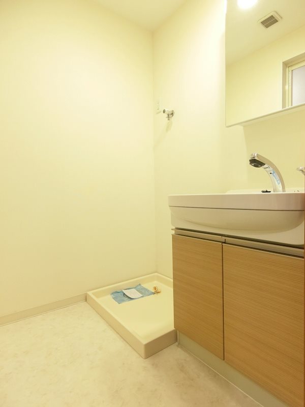 洗面設備　身支度便利な洗面脱衣室