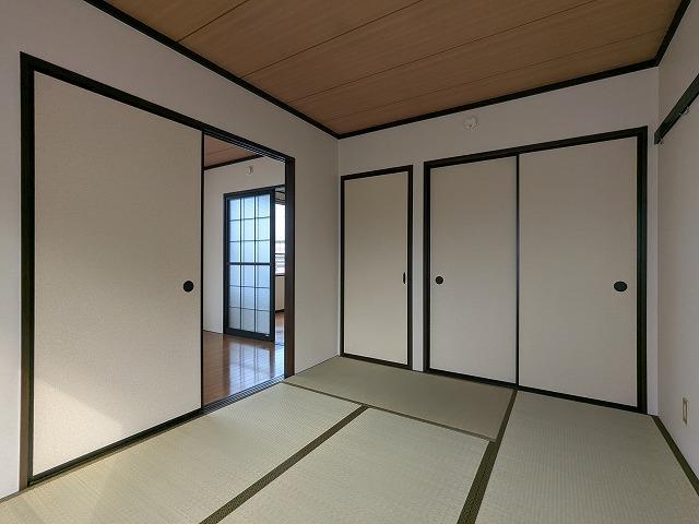 玄関　和室⇒洋室にリフォーム中