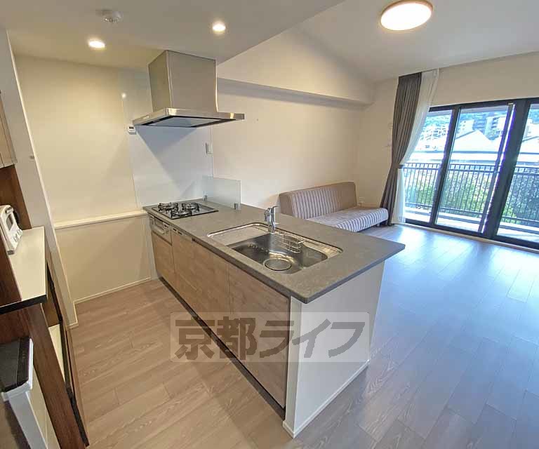 キッチン　開放感のあるオープンキッチンです。