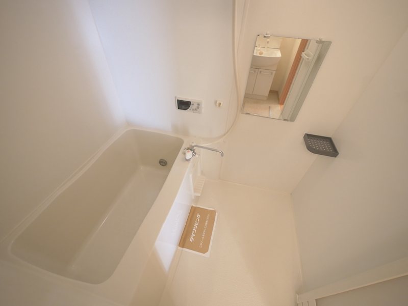 バス・シャワールーム　追焚き給湯、シャワー